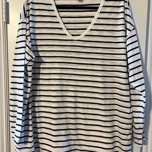 NWOT Old Navy Maternity Long Sleeve V-Neck Double Layer Nursing Top - XL